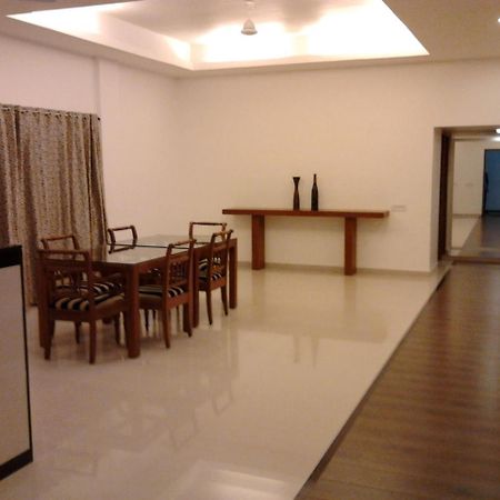 The Avenue Center Hotel Kochi Eksteriør billede