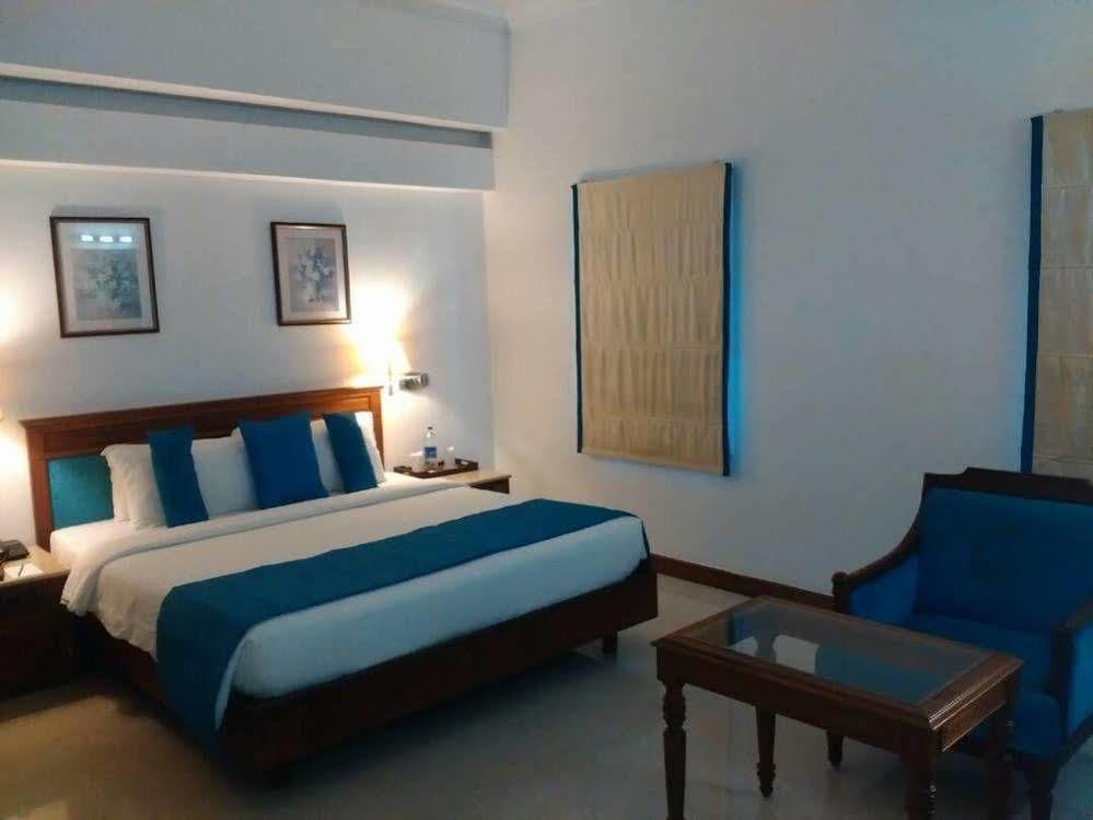 The Avenue Center Hotel Kochi Eksteriør billede