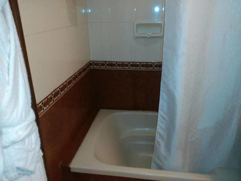 The Avenue Center Hotel Kochi Eksteriør billede
