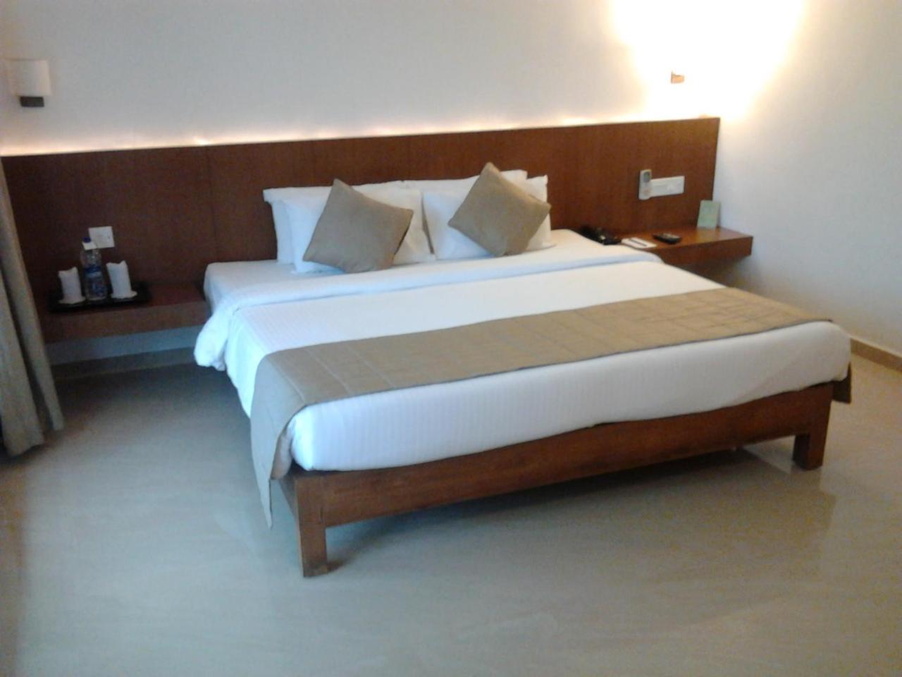 The Avenue Center Hotel Kochi Eksteriør billede